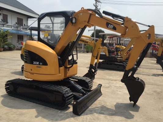 รถขุด CAT 303CSR REGA มือสองนำเข้าจากญี่ปุ่น ทำสีใหม่ พร้อมใช้งาน