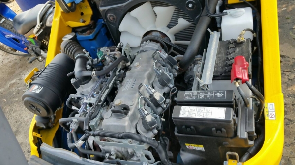 ขายด่วนรถยกKOMATSU FG10-21ยก1ตันรุ่นใหม่ตัวล่าสูดเกียรออโต้ยางใหม่4เส้นเสาสูง3เมตรรถนอกเพิ่งเข้ามายังไม่เคยใช้งานในเมืองไทยเลย