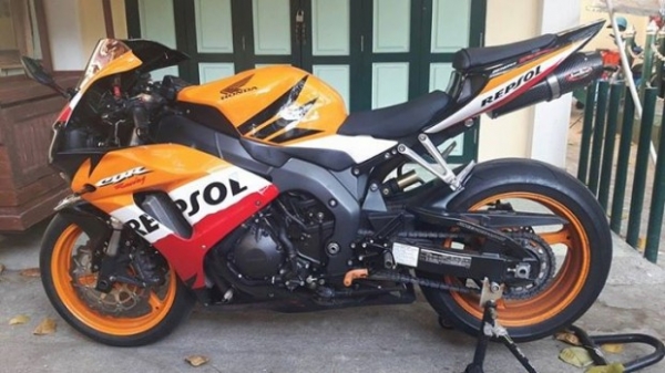 ขาย CBR 1000 rr ปี 07 ทะเบียนโอน(เพิ่มคลิปเสียง)