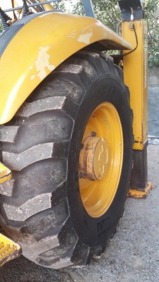 ขายรถตักหน้า-ขุดหลัง JCB 3 CX พร้อมลายหัวแย็ก สภาพพร้อมใช้ ราคา 650,000 บาท สนใจติดต่อ คุณอีน 081-683-7518