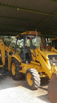ขายรถตักหน้า-ขุดหลัง JCB 3 CX พร้อมลายหัวแย็ก สภาพพร้อมใช้ ราคา 650,000 บาท สนใจติดต่อ คุณอีน 081-683-7518