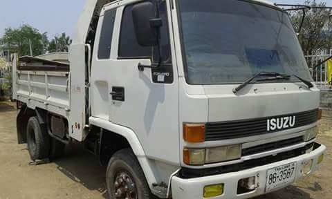 ขายรถดั้มร็อกกี้ 195แรง ยาง825ขอบ16 พ.เพาเวอร์ เบรกทิฟฟี่ ภายในสวย แอร์เย็น เอกสารพร้อมโอน สนใจโทร 090-8588220คุณนะ 093-3258446คุณบิว หรือเข้าดูสินค้าอื่นๆได้ที่ www.truck.in.th/498 หรือเพจFacebook ณรงค์ ซื้อขายรถมือสอง (เว็บไซต์ส่วนตัว) หรือFacebook คุณน