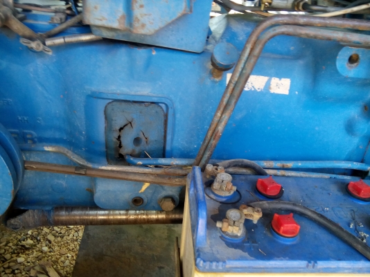 รถไถ่ฟอร์ด 6610  2เพลา  แท้ คานหน้าคาราโร่  (รถห้างแท้)  รถสวย.พร้อมใช้งาน.เล่มพร้อม