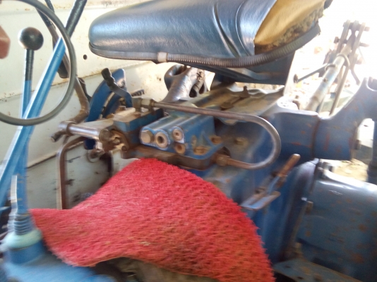 รถไถ่ฟอร์ด 6610  2เพลา  แท้ คานหน้าคาราโร่  (รถห้างแท้)  รถสวย.พร้อมใช้งาน.เล่มพร้อม