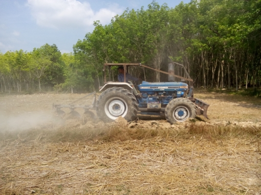 รถไถ่ฟอร์ด 6610  2เพลา  แท้ คานหน้าคาราโร่  (รถห้างแท้)  รถสวย.พร้อมใช้งาน.เล่มพร้อม