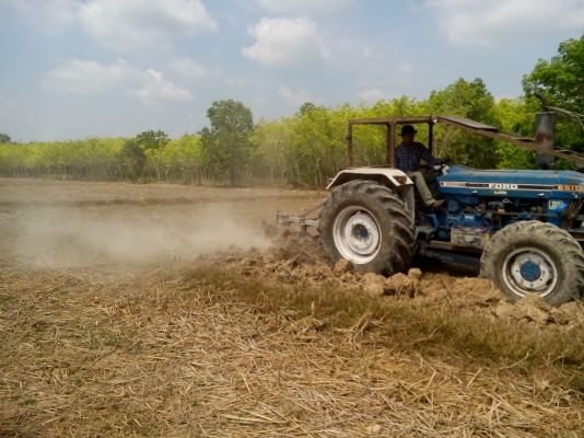 รถไถ่ฟอร์ด 6610  2เพลา  แท้ คานหน้าคาราโร่  (รถห้างแท้)  รถสวย.พร้อมใช้งาน.เล่มพร้อม