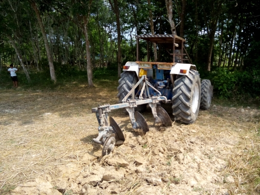 รถไถ่ฟอร์ด 6610  2เพลา  แท้ คานหน้าคาราโร่  (รถห้างแท้)  รถสวย.พร้อมใช้งาน.เล่มพร้อม