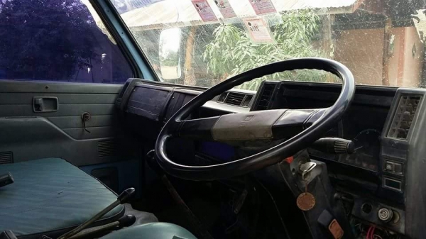 ขายรถ6ล้อ ดั้มเกษตร NPR115แรง เฟืองท้ายใหญ่ เครื่องดี แคชซีสวย ยางดี ภายในสวย เกียร์สั้น เอกสารพร้อมโอน สนใจโทร 090-8588220คุณนะ 093-3258446คุณบิว หรือเข้าดูสินค้าอื่นๆได้ที่ www.truck.in.th/498 หรือเพจFacebook ณรงค์ ซื้อขายรถมือสอง (เว็บไซต์ส่วนตัว) หรือ