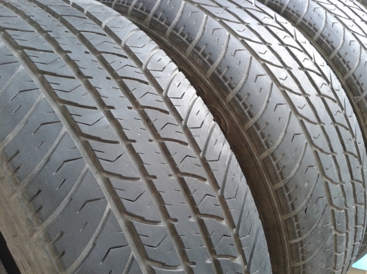 ขายยางMAXIS 195/60/15 4เส้นปี13