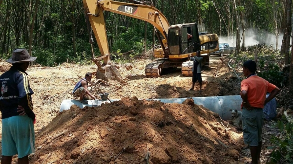 ขายรถแบคโฮ CAT 320 D ไมล์ 5609 ชม.ราคา 2100000