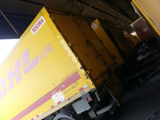 ขายหางลูกพ่วงตู้แห้ง ฮุ๋ช.ทวี ยาว 7.40 มีสะพานไฮดรอลิคหลัง ราคา 157000