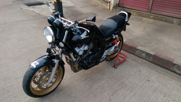 ขายคับ HONDA CB400 TECH3 ปี2007 กญแจชิฟ2ดอก สีสวย ท่อแต่งเคฟล่า แฮนด์บาร์ กระจกแต่ง ยางหน้าหลังเต็ม อินวอยส์สรรพสามิตร ราคา 97500 บาท ส่งได้ทั่วไทยคับ สนใจติดต่อ 081-0578282 FACEBOOK ชาญณรงค์ ป๊อป ชัยอมฤต ไอดีไลน์ POPBIGBIKESAKON คับ สนใจรถสวย ถูก ดี ต้อง