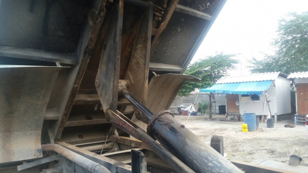 6ล้อดัมพ์ ROCKY