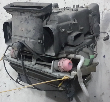 ขายตู้แอร์ W124 ครับ สนใจติดต่อมาได้