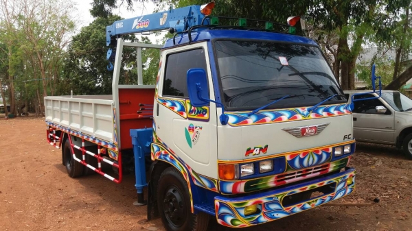 ขายด่วน รถบรรทุก 6 ล้อ ติดเครน HINO FC สภาพพร้อมใช้งาน