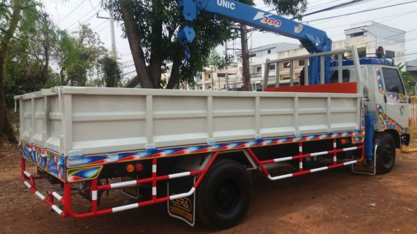 ขายด่วน รถบรรทุก 6 ล้อ ติดเครน HINO FC สภาพพร้อมใช้งาน