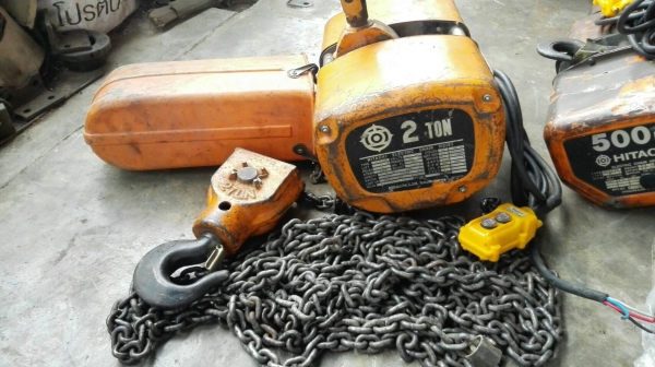 ** ขายแล้วครับ!! ** รอกโซ่ไฟฟ้า HITACHI Made in JAPAN 2 ton.ไฟ 380V โซ่ยาว 12 m. สภาพสวยอุปกรณ์ครบดึงนิ่มมาเทสได้.