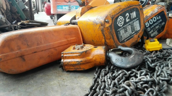 ** ขายแล้วครับ!! ** รอกโซ่ไฟฟ้า HITACHI Made in JAPAN 2 ton.ไฟ 380V โซ่ยาว 12 m. สภาพสวยอุปกรณ์ครบดึงนิ่มมาเทสได้.