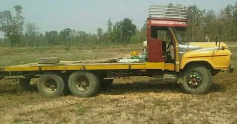 ISUZU TX 165 HP 6BD1 รถหัวยาวสิบล้อเพลาเดียว เทรลเลอร์ท้ายลาดมีหางพับขึ้นรถเกี่ยวข้าวกับรถแบ็คโฮร PC 120 ได้เลยครับ เครื่องยนต์แรงดีแห้งดีไม่มีเยิ้ม ภายในเก๋งคอนโซลครบพร้อม พวงมาลัยเพาเวอร์ เบรคลม ช่วงล่างแน่นคัชซีไม่บวม ยางสภาพดี 10 เส้นประมาณ 60\% พร้อมใ