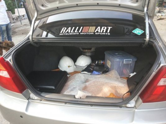 รถเก๋ง MITSUBISHI ปี 2001 เกียร์ ออโต้ ไฟฟ้า AIRBAG  แก๊สหัวฉีด ราคา 87,000 บ. รถอยู่ดอนเมือง