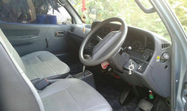 ขายรถตู้หลังคาสูง TOYOTA ปี41 เครื่อง เบนซิน LPG สภาพสวยเดิมเบาะครบ ช่วงล่างดี พร้อมวิ่งใช้งาน เอกสารพร้อมชุดโอน