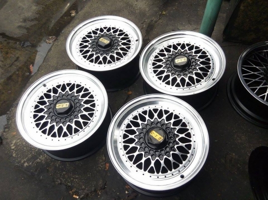 bbs 16 กว้าง 7.5 ออฟ 21 ใส่ 4 รู 100 หล่อดูดีมีรสนิยม