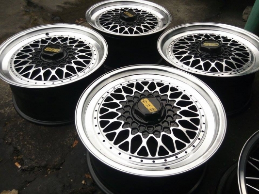 bbs 16 กว้าง 7.5 ออฟ 21 ใส่ 4 รู 100 หล่อดูดีมีรสนิยม