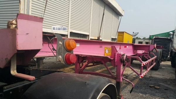 ขายหางเทเลอร์ก้าง 2 เพลา มี2หาง ขายหางเทเลอร์ก้าง 2 เพลา มี2หาง