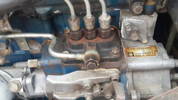 ขายด่วน แม็คโครเล็ก HITASHI สภาพพร้อมใช้งาน เครื่องปั้มดี โซ่ช่วงล่างเต็ม เอวแน่น เครื่องปั้มดีเยี่ยม คอลโทรลสั้น เอกสารสัญญาซื้อขาบ