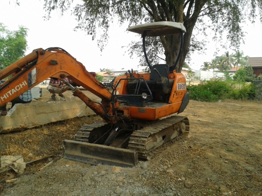 ขายด่วน แม็คโครเล็ก HITASHI สภาพพร้อมใช้งาน เครื่องปั้มดี โซ่ช่วงล่างเต็ม เอวแน่น เครื่องปั้มดีเยี่ยม คอลโทรลสั้น เอกสารสัญญาซื้อขาบ