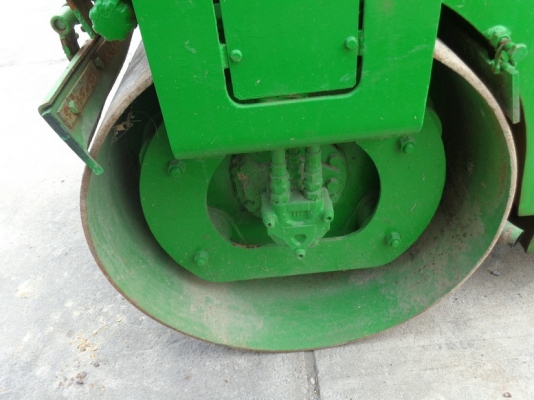 สินค้าเก่านอก ขายถูกด่วนๆ SAKAI TW25 รถบดหน้าเหล็ก-หลังยาง/แบบ 2.5 ตัน /ขับเคลื่อน 2 เพลา/เลี้ยวเอว/ราคาเพียง 265,000 บาท สนใจติดต่อ 0819337688