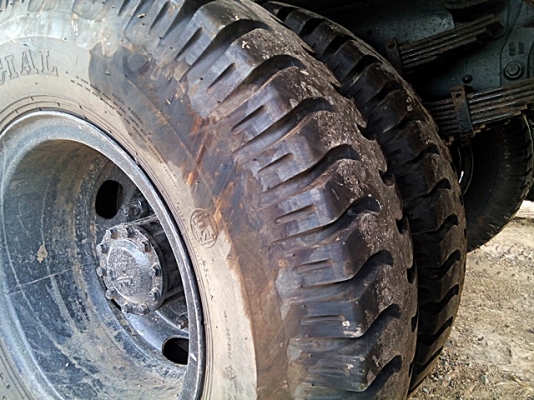 หกล้อ  6.5 เมตร  พร้อมใช้เลยครับ  ลดสุด ๆ ต่อมาครับ