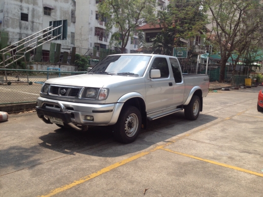 ขาย NISSAN FRONTIER 2.5G โฟ เกียร์ธรรมดา ปี1999 แค็ป กระจกไฟฟ้า สีบรอนซ์เงิน รถสวยพร้อมใช้งาน สมกับราคาและอายุของรถคะ