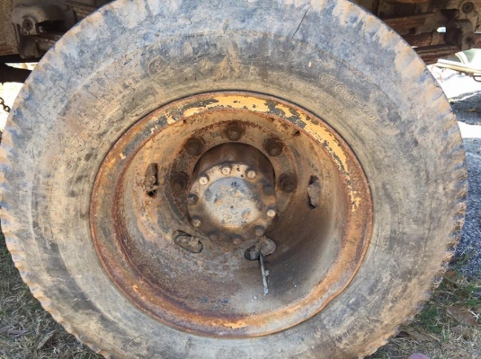 6 ล้อดั้ม 168 แรง KL340 ปี 2532 ยาง 900-20 เล่มพร้อม เครื่อง EH700