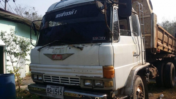 6 ล้อดั้ม 168 แรง KL340 ปี 2532 ยาง 900-20 เล่มพร้อม เครื่อง EH700