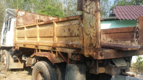 6 ล้อดั้ม 168 แรง KL340 ปี 2532 ยาง 900-20 เล่มพร้อม เครื่อง EH700