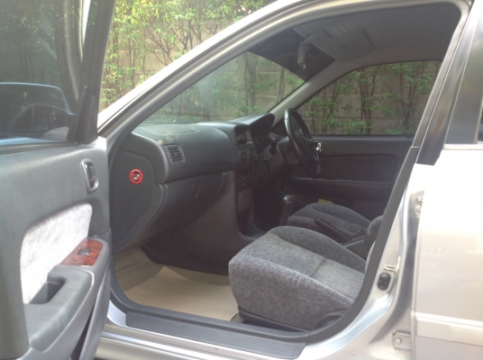 TOYOTA COROLLA 1.8 SE.G ALTIS รุ่น TOP ปี 2001 รถสวยพร้อมใช้งานครับ