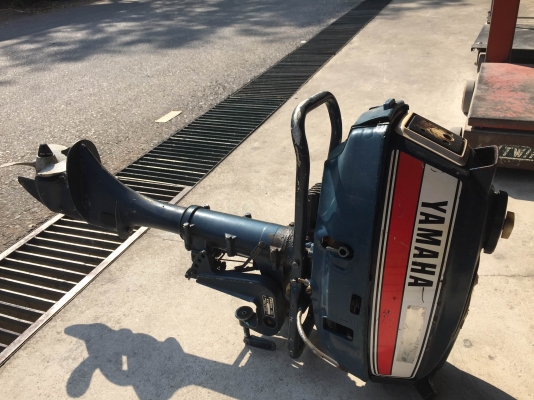 ขายเครื่องเรือ YAMAHA 4.5 แรง สภาพดี ใช้งานได้ปกติ