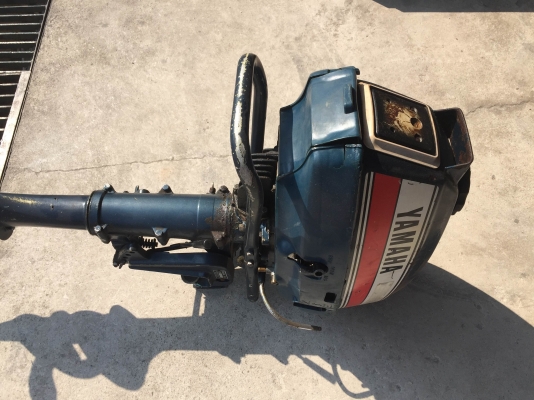 ขายเครื่องเรือ YAMAHA 4.5 แรง สภาพดี ใช้งานได้ปกติ