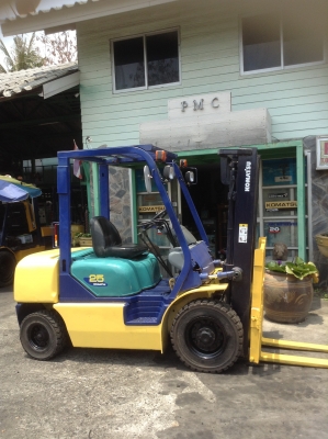 +++ ขายโฟล์คลิฟท์  KOMATSU FD25-12    ขนาด  2.5  ตัน  เครื่องยนต์ดีเซล  เสา  3  เมตร  เกียร์ธรรมดา  งา 1,070  มม.  ยางตันใหม่ 4 เส้น