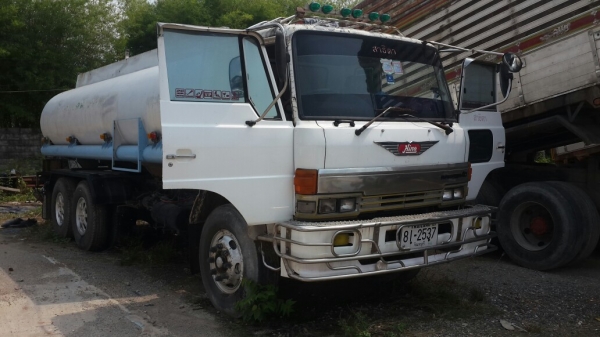 รถ10ล้อบรรทุกน้ำ ถังสเตนเลส