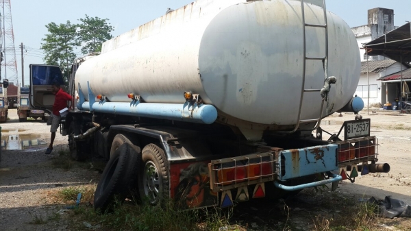 รถ10ล้อบรรทุกน้ำ ถังสเตนเลส