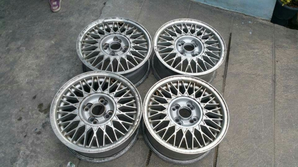 ขายล้อ rial retro classic หายาก
ขอบ 15, 4/100 &amp; 4/114
กว้าง 6.5 et38 

5000 บาท พร้อมฝาครอบ ครบชุด
สภาพตามรูปครับ

เอาไปทำล้อผ่า off ลึกๆ สวยๆ 

สนใจ ติดต่อ 0834301397