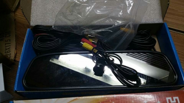 กล้องมองถอยหลัง พร้อมจอ 2.7" ในกระจกมองหลัง อันละ 1000 บาท