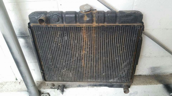 ขายหม้อน้ำทองแดงเดิมๆ สภาพยังดีครับ benz /8 w114 w115 w108
3000 บาท.....

0834301397
Line: surawat.hant