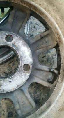 ขายล้อ retro ขอบ 13, กว้าง 6, 4x114, ET 17
2000บาท สภาพตามรูปครับ
เอาไปทำล้อผ่าได้นะ

Line: surawat.hant
0834301397