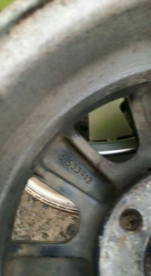 ขายล้อ retro ขอบ 13, กว้าง 6, 4x114, ET 17
2000บาท สภาพตามรูปครับ
เอาไปทำล้อผ่าได้นะ

Line: surawat.hant
0834301397