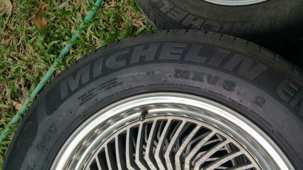 ขายยาง 205 65 15 Michelin Energy MXV8 4 เส้น
3750 บาท 4 เส้น
ดอกยังลึกอยู่ ตามรูปเลยครับ 

ล้อ japan แท้ ลาย classic ขาย 8500
ถ้าเอาพร้อมยาง 11000 บาท

สนใจ 0834301397
line: surawat.hant