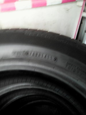 ขายยาง Dunlop SP Sport 2030 185/60/R15 ปี11 ดอกเหลือเยอะครับ เนื้อยางยังนิ่ม