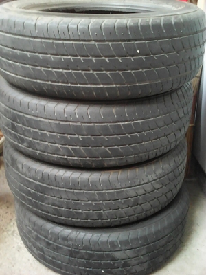 ขายยาง Dunlop SP Sport 2030 185/60/R15 ปี11 ดอกเหลือเยอะครับ เนื้อยางยังนิ่ม
